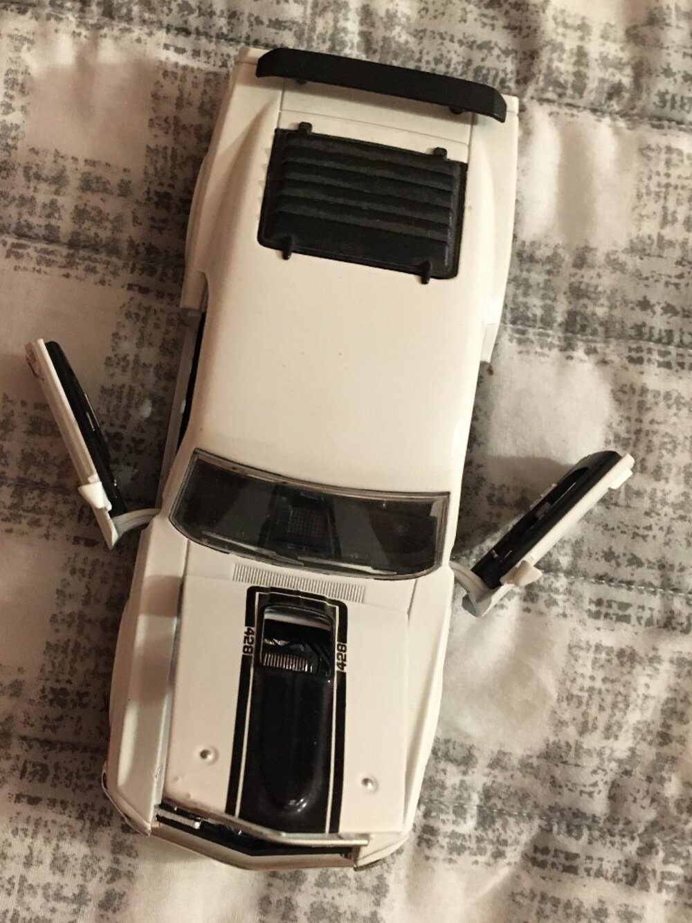 Metal Toy Mustang With Read Wind Up Wheels